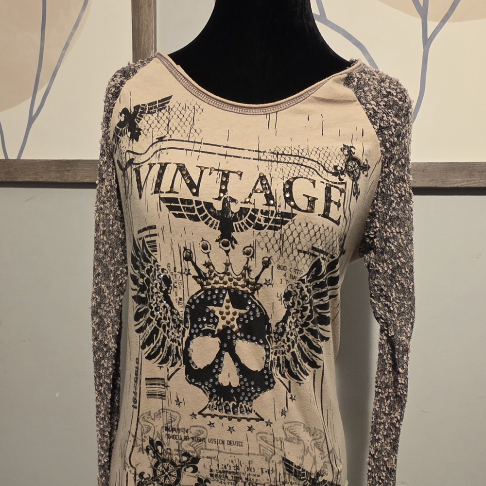 Daytrip Vintage Graphic Long Sleeve Top - Cream and Black